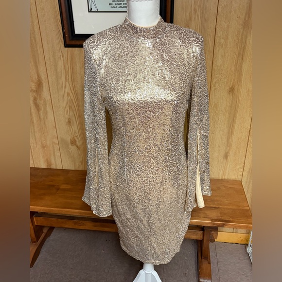 NWT New York & Company Gold Sequin Long Sleeve Dress Size M - Picture 2 of 11